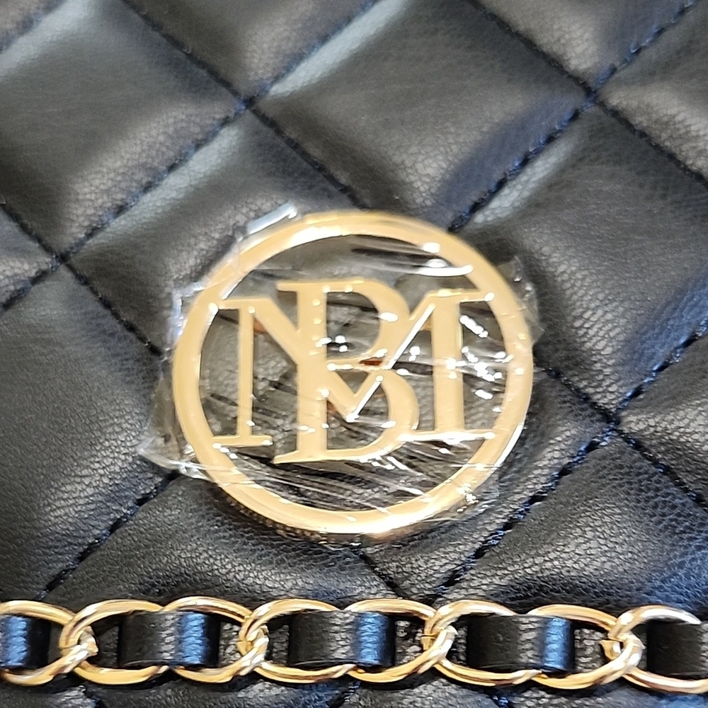 Badgley Mischka Black and Gold Quilted Chain Bag - Picture 5 of 10
